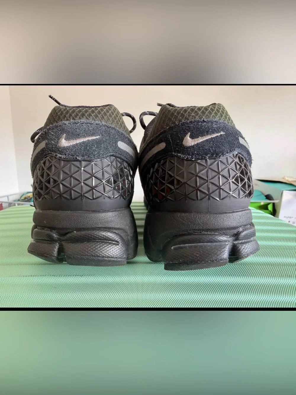 Nike Men’s Black Mesh & Reflective Accent Sneakers
